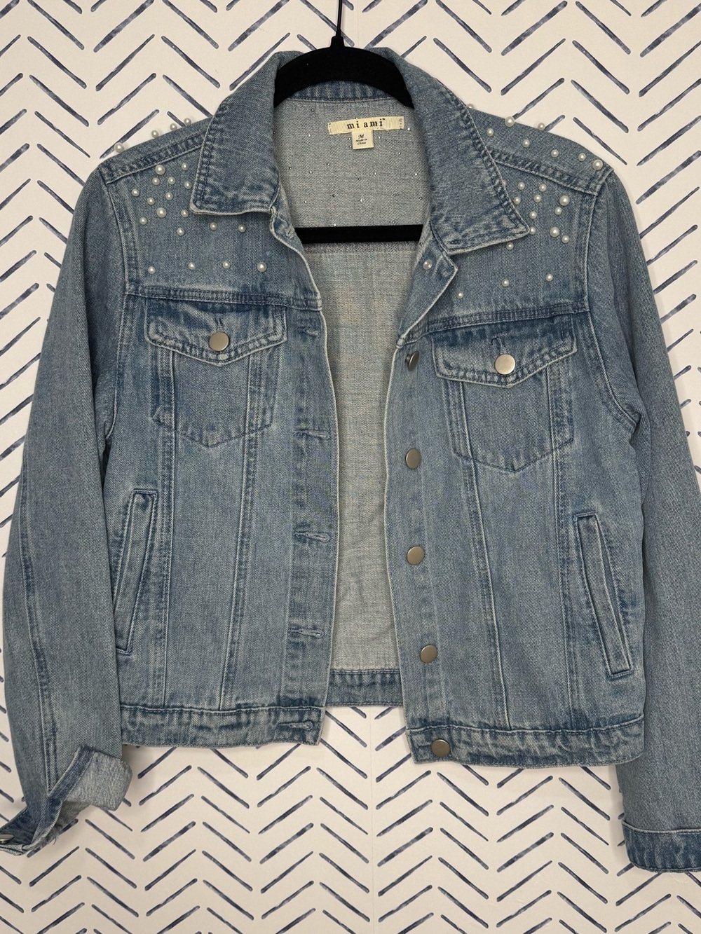 Miami Pearl Embellished Denim Jacket Light wash size medium
